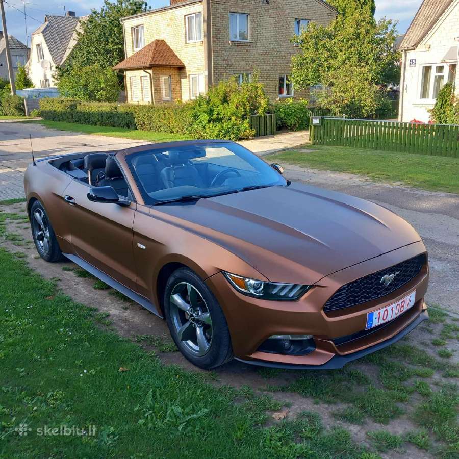 2016 mustangas