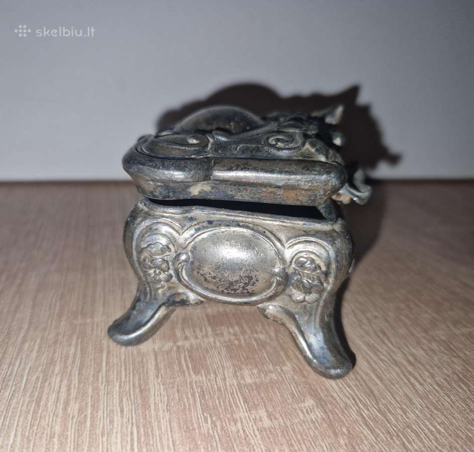 Skulptūrėlės, grafinas,chokin, senovinė dėžutė - nuotraukos Nr. 38