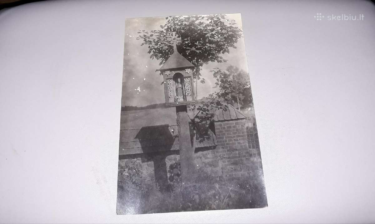 Senų kryžių ir koplytstulpių foto