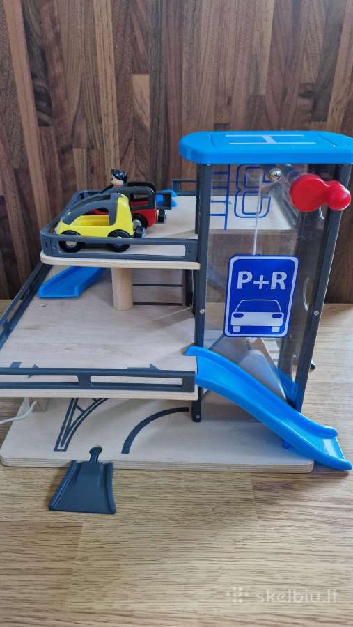 Medinė automobilių stovėjimo aikštelė - nuotraukos Nr. 4