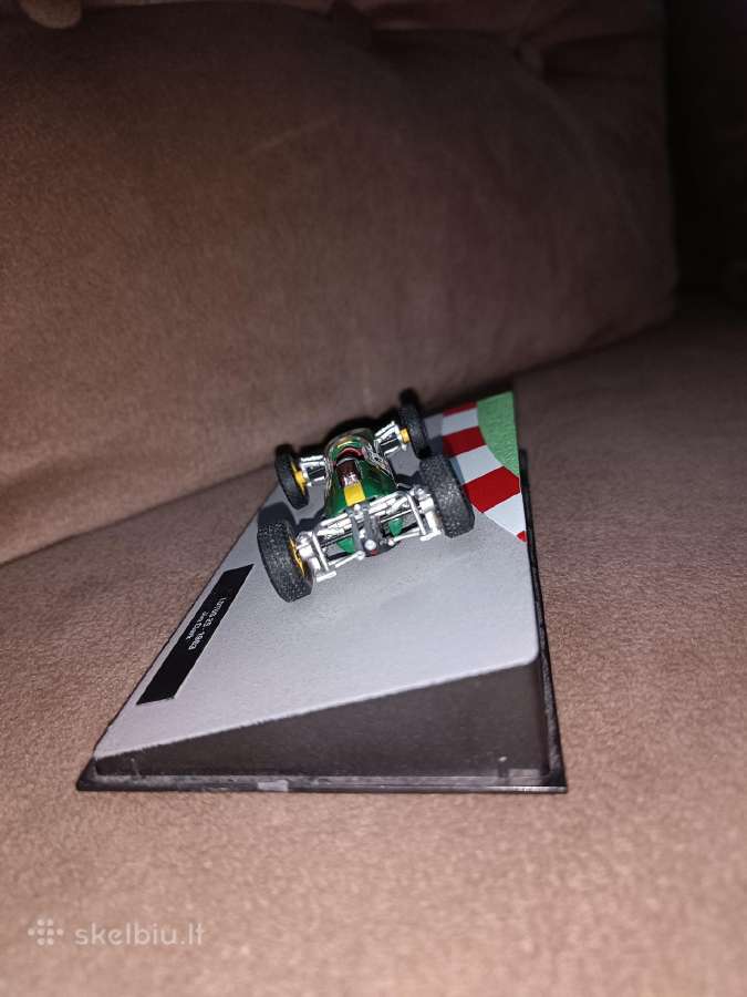 Kolekcinis F1 modeliukas, be gaubto - nuotraukos Nr. 14