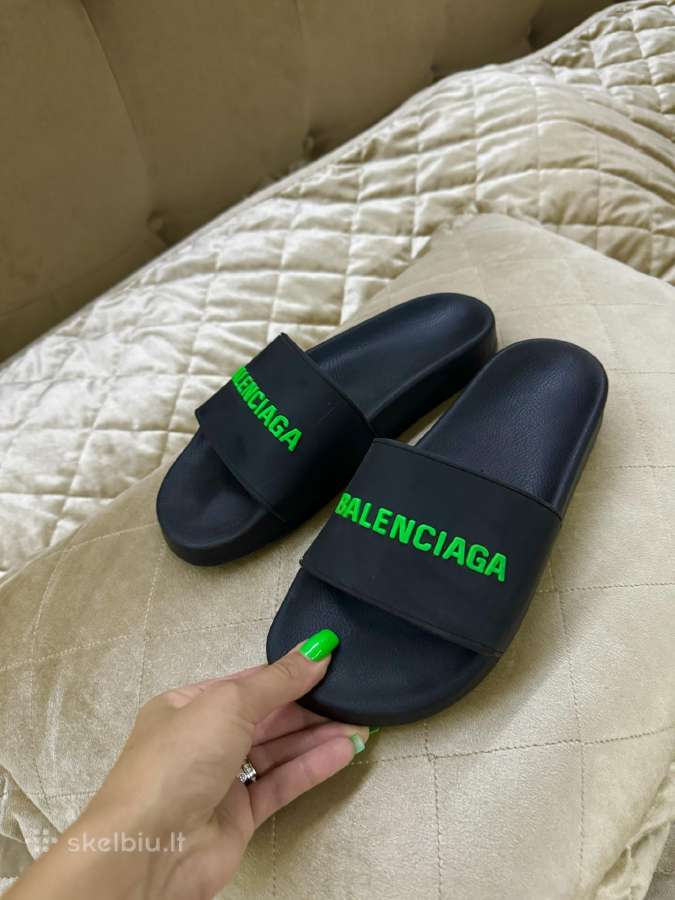 Balenciaga slepetes