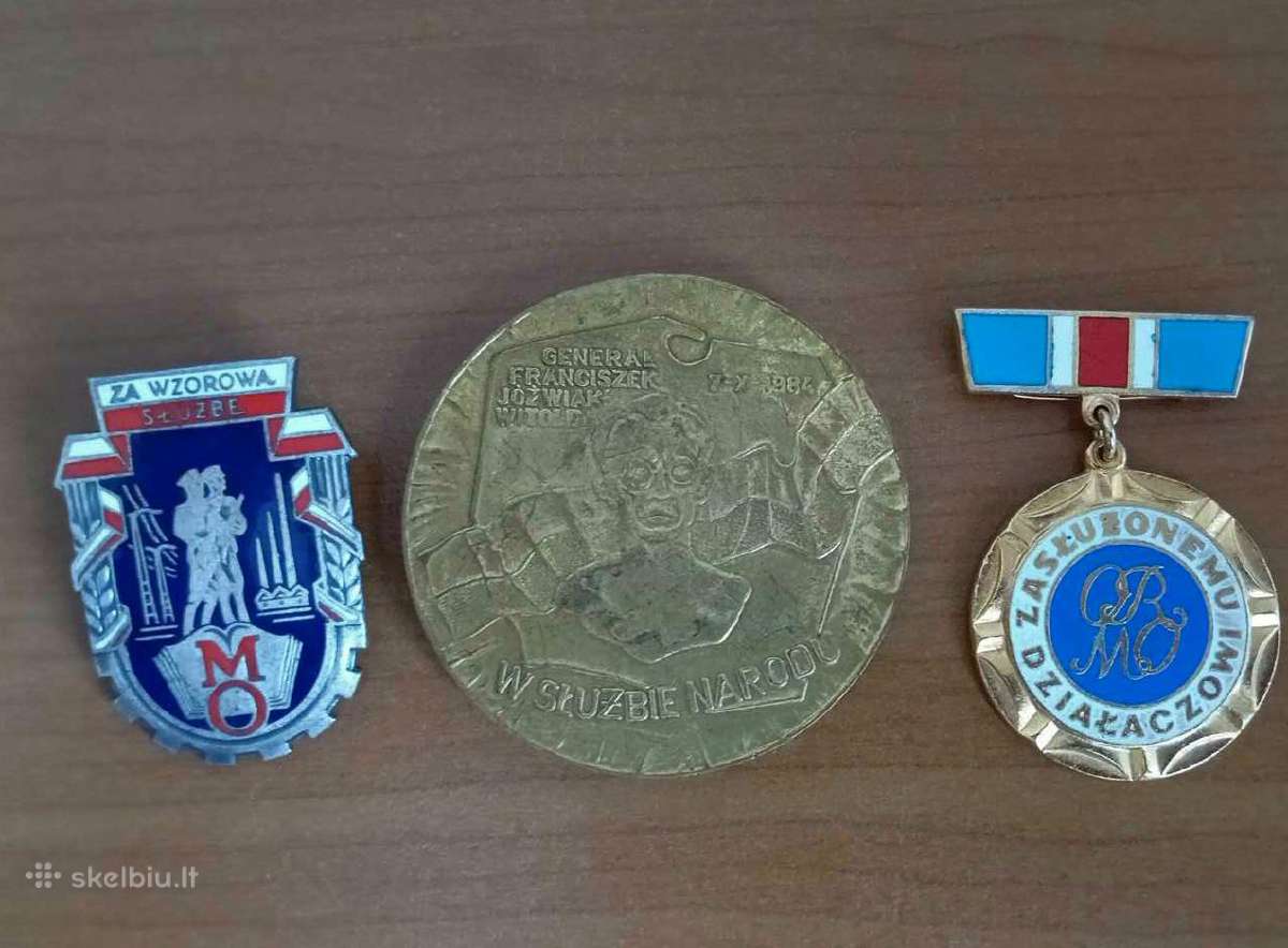 Medaliai ,ženkliukai lenkiški