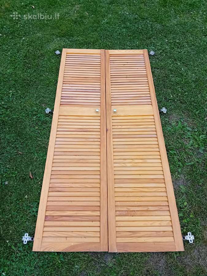 Parduodu medines žaliuzių tipo dureles (2 vnt.)