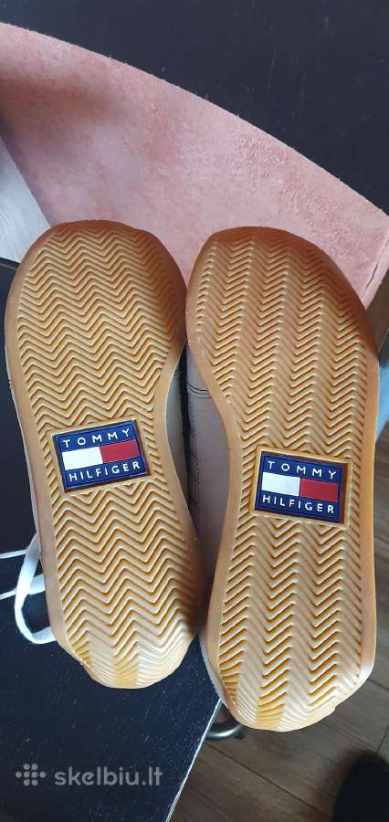 Tommy Hilfiger kedai - nuotraukos Nr. 4