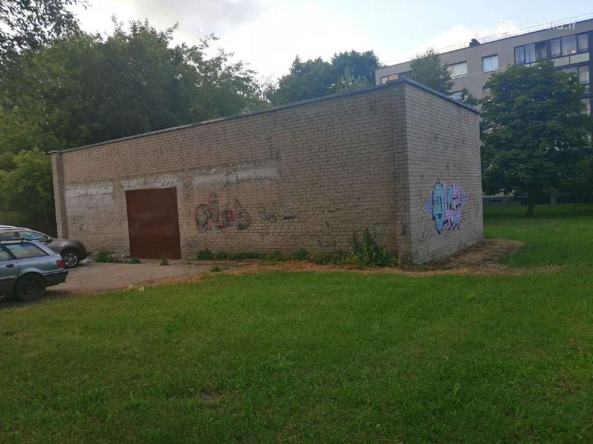 Išnuomoju 100,0 m2 garažą