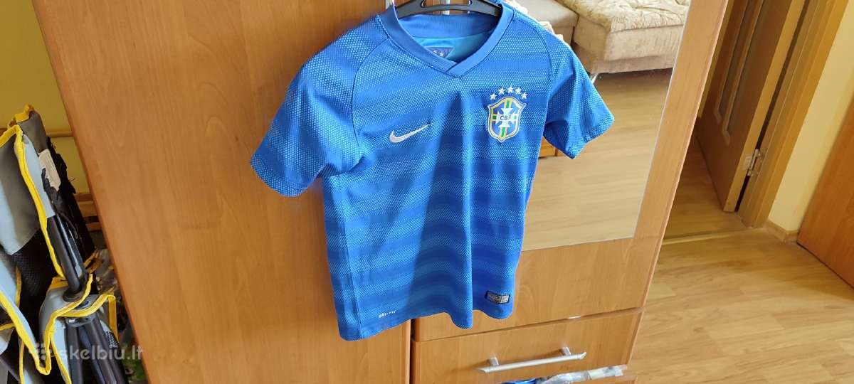Nike Brazilijos futbolo marškinėliai 8-10 metų