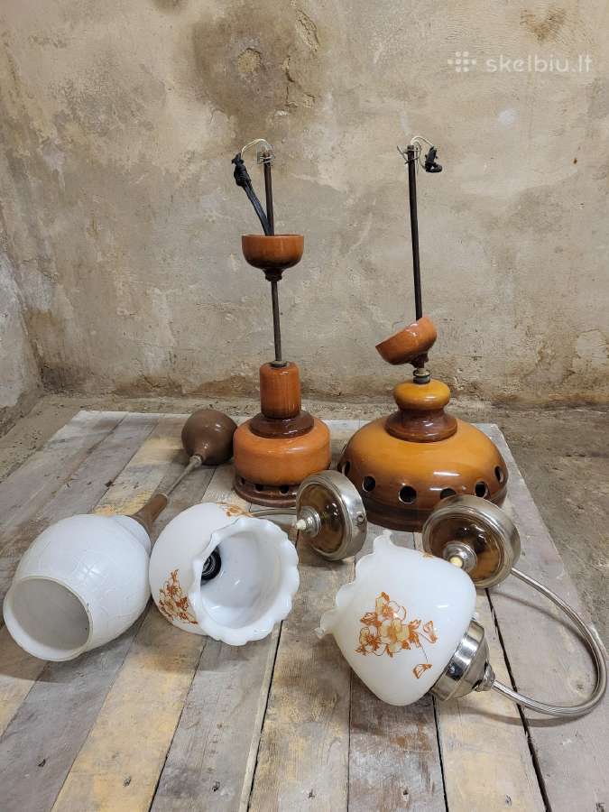Seni šviestuvai