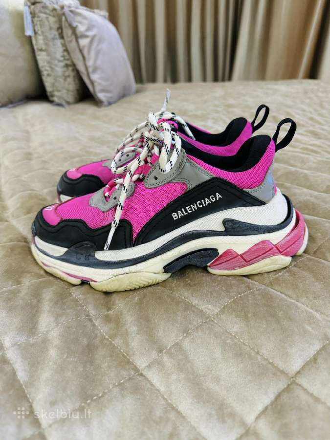 Balenciaga kedai