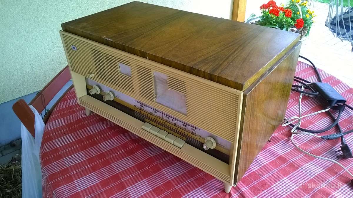 Antikvarinė radiola Čaika - M 1955 metų