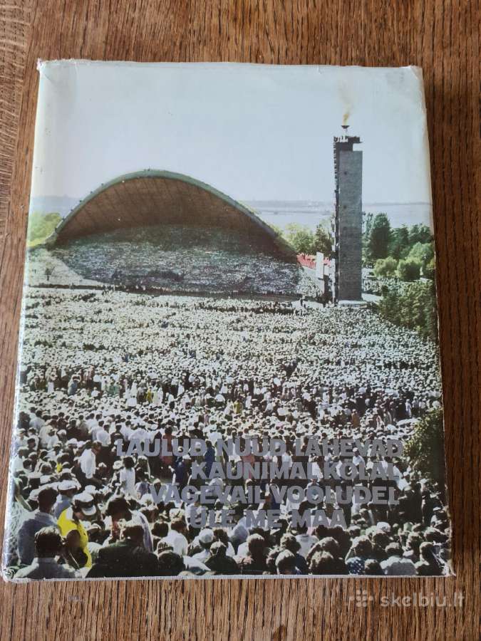 Fotoalbumas apie Estijos Dainų šventės 100-etį