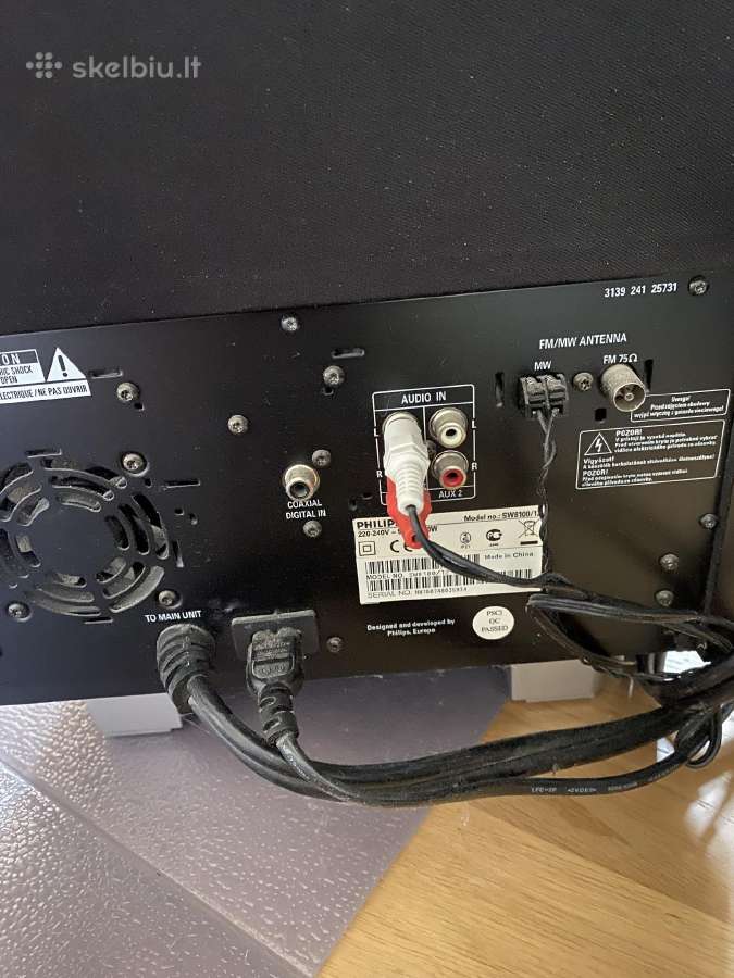 Philips garso kolonele prie TV