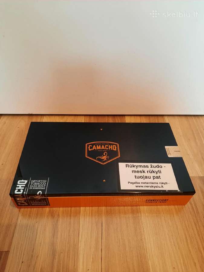 38. Cigarų dėžė Camacho