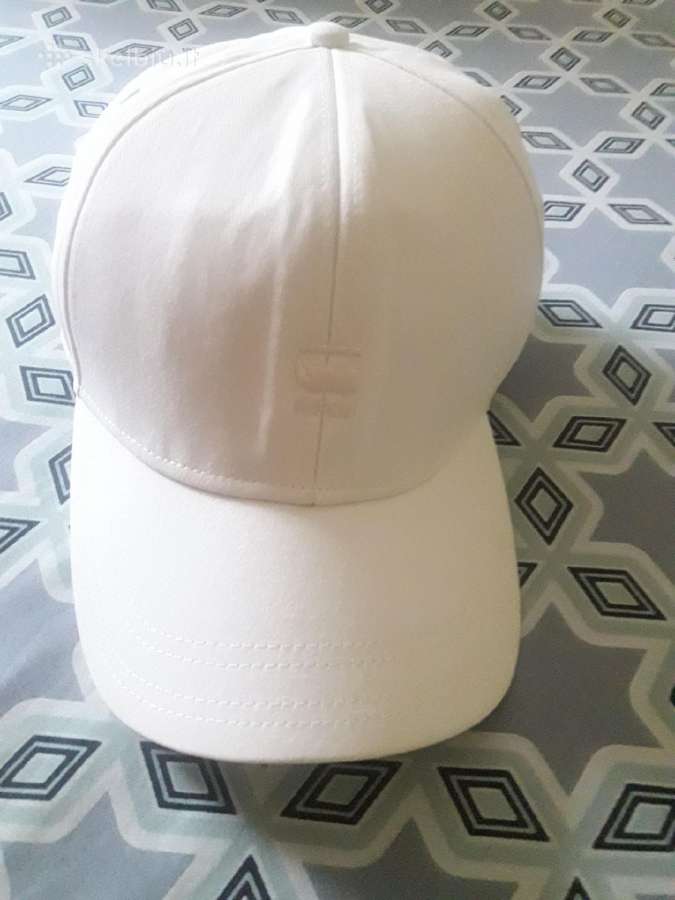 Adidas vyriška kepurė 12eur.