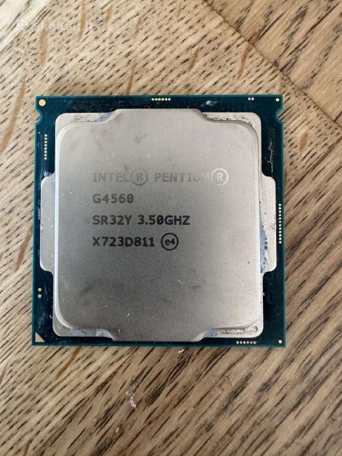 Intel pentium G4560 lga1151 su ausintuvu