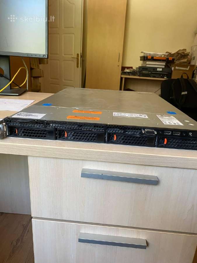 Serveris : Custom Server