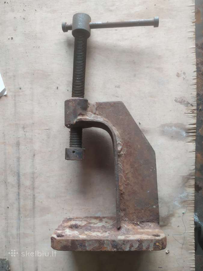 2 metaliniai spaustuvai