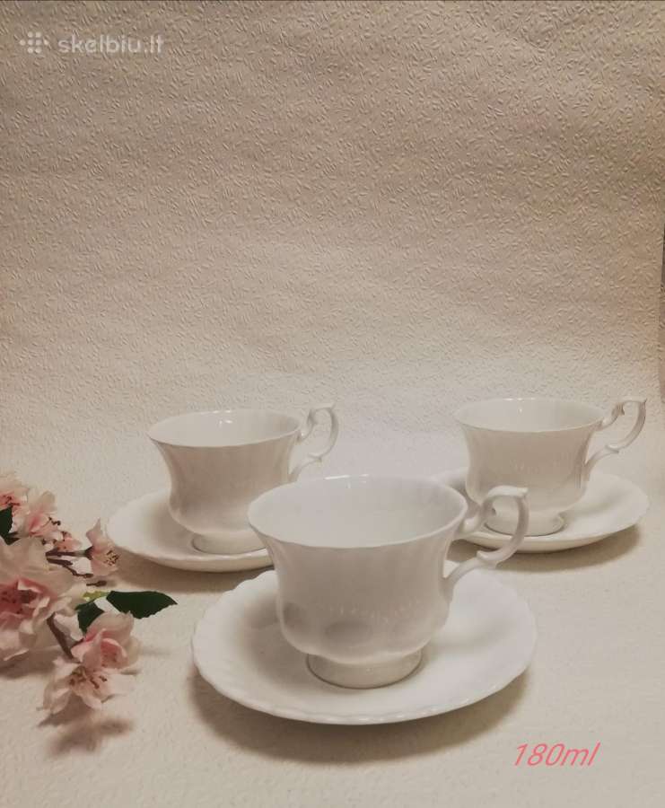 Royal Albert serijos puodeliai