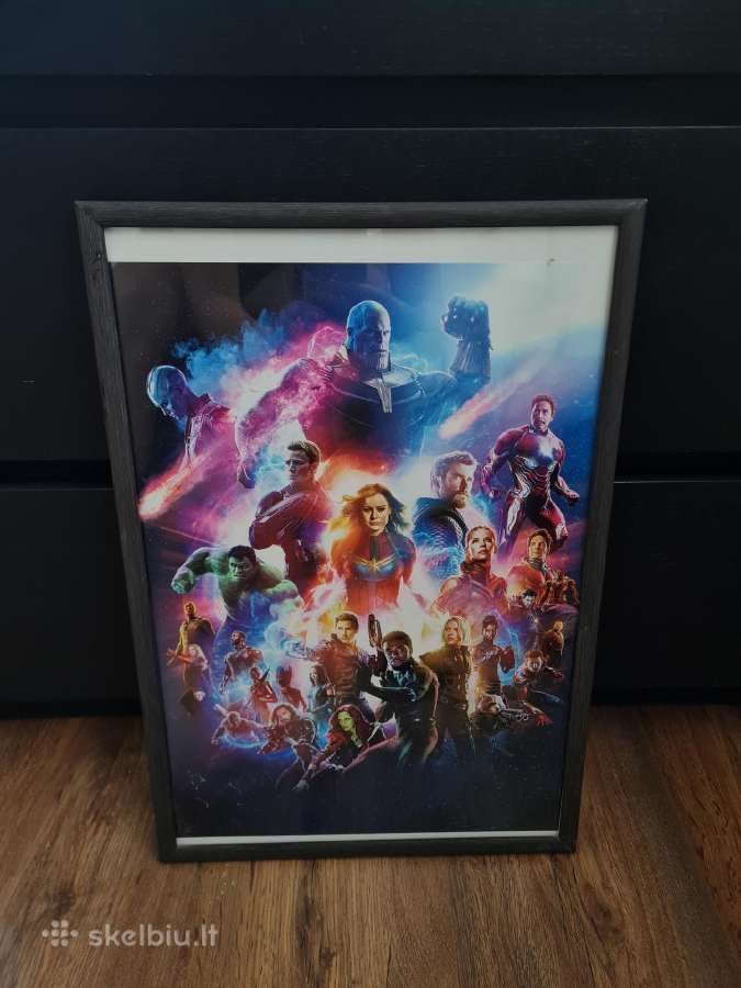 Avengers ir / arba La casa de papel plakatai