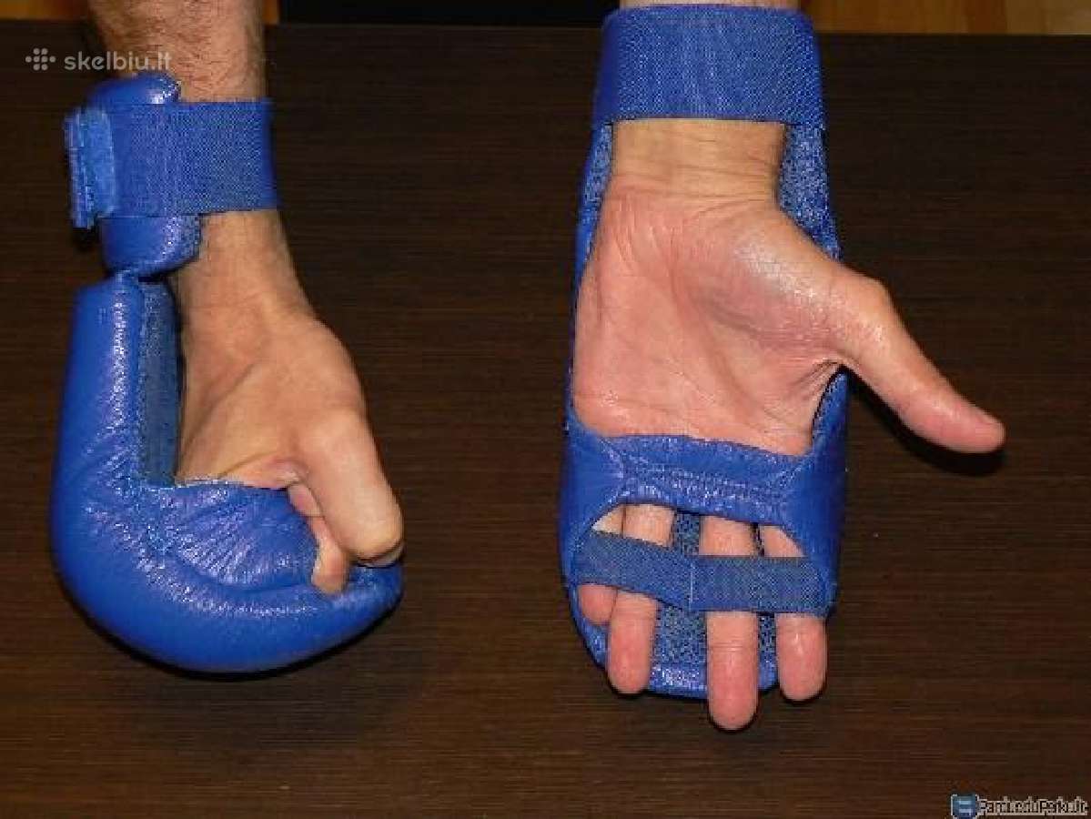 Parduodu karate pirštines