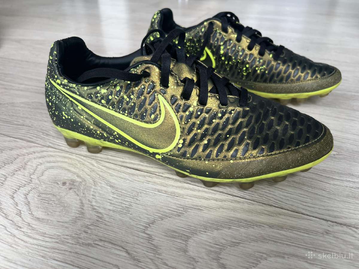 Futbolo bateliai Nike