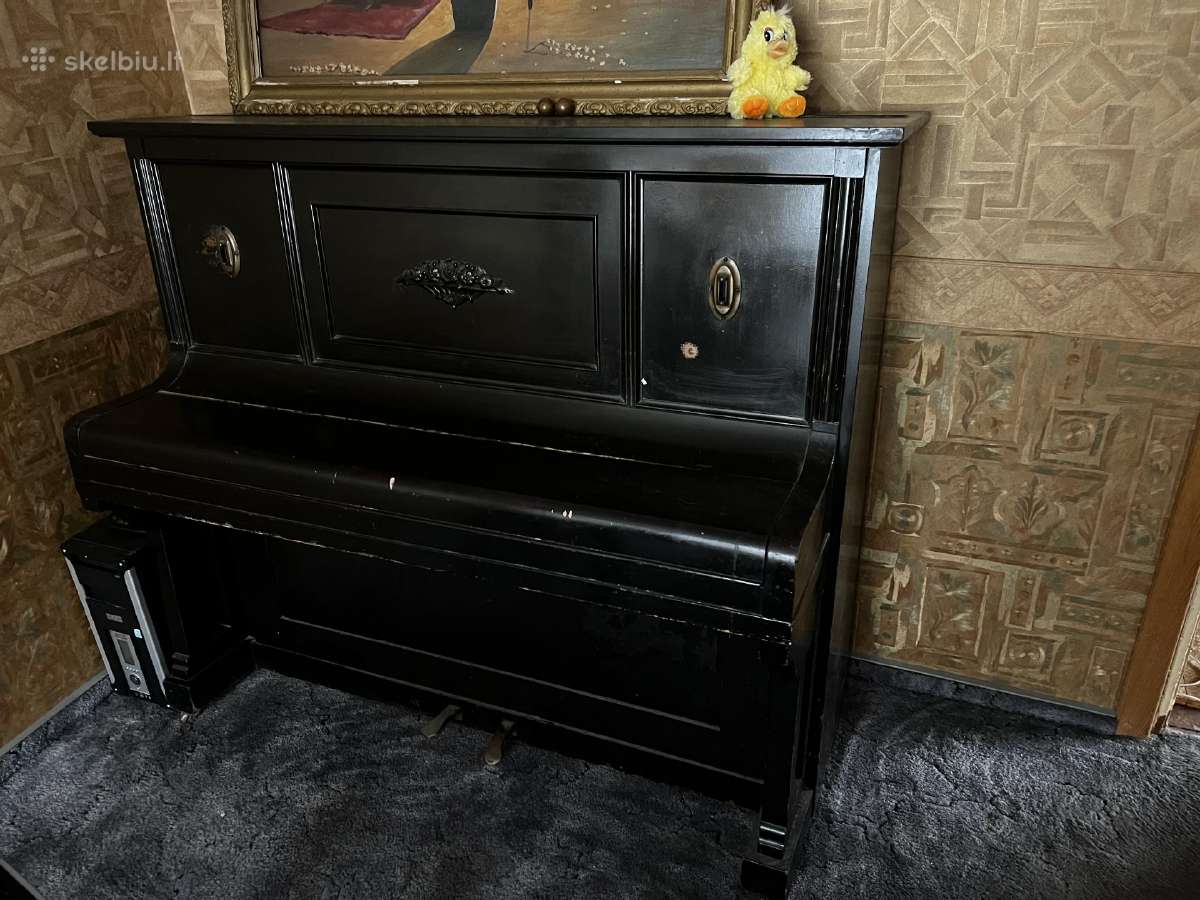 H. Wolfframm Dresden juodas pianinas