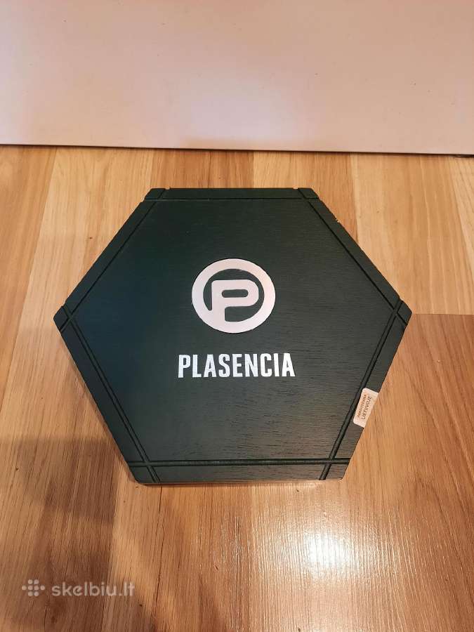 55. Cigarų dėžė Plasencia šešiakampė