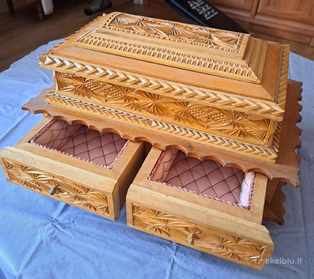 Drožinėta,įspudingai atrodančią ,didelė dėžutė. - nuotraukos Nr. 3
