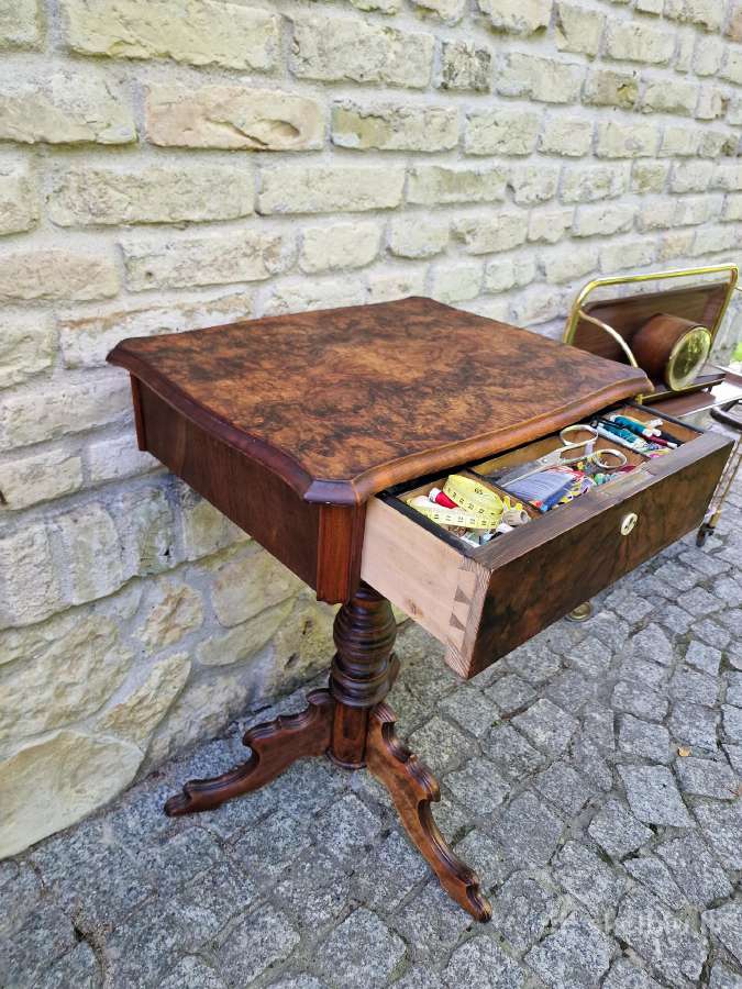 Vintažinis mid century rankdarbių staliukas - nuotraukos Nr. 3