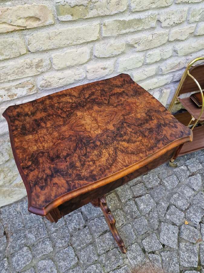 Vintažinis mid century rankdarbių staliukas - nuotraukos Nr. 10