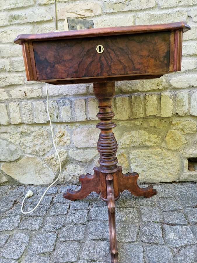 Vintažinis mid century rankdarbių staliukas - nuotraukos Nr. 12