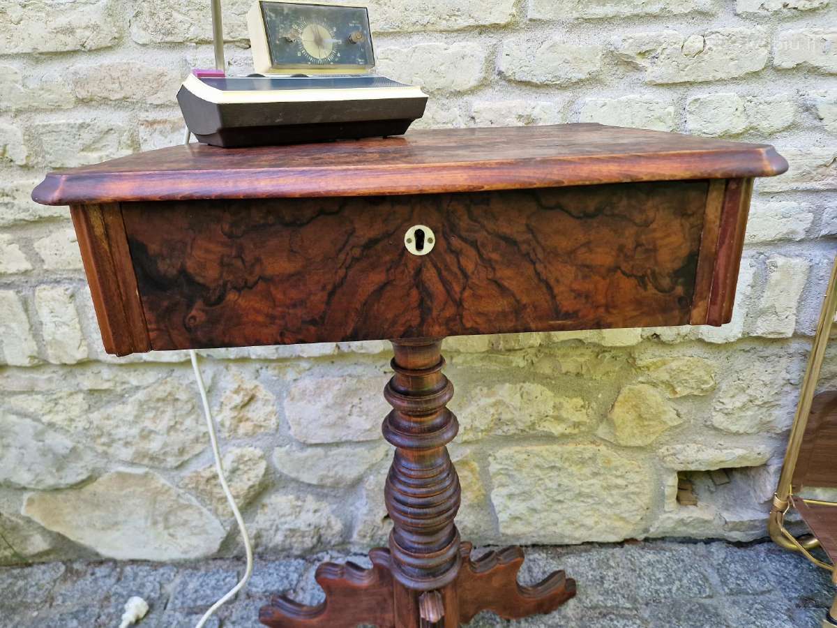 Vintažinis mid century rankdarbių staliukas - nuotraukos Nr. 13