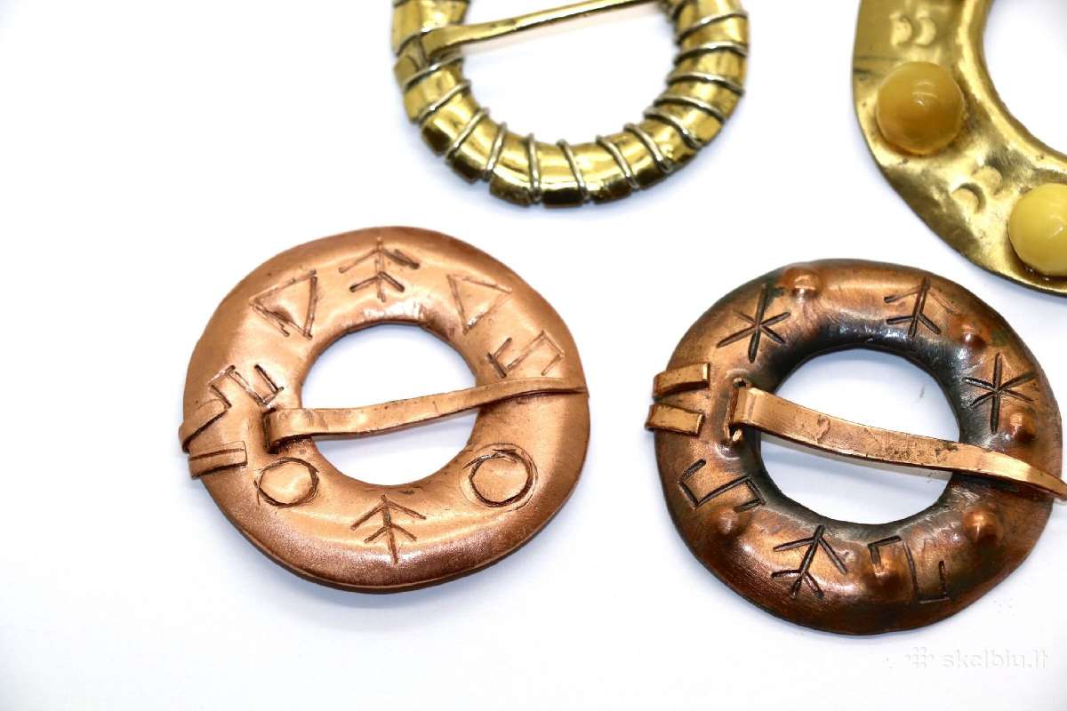 Broškės saktos metalas 67.58 gr. kaina 39 eurai - nuotraukos Nr. 2