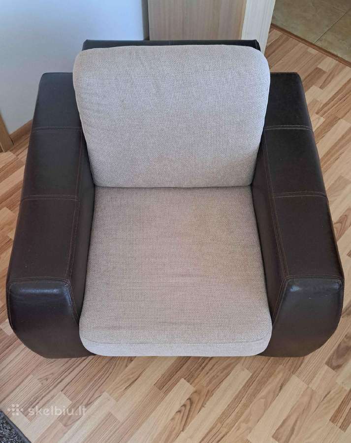 Parduodu odinį fotelį