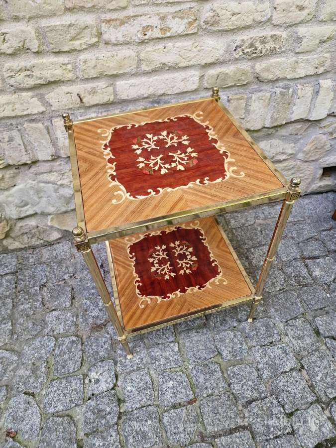 Vintažinė žalvarinė etažerė