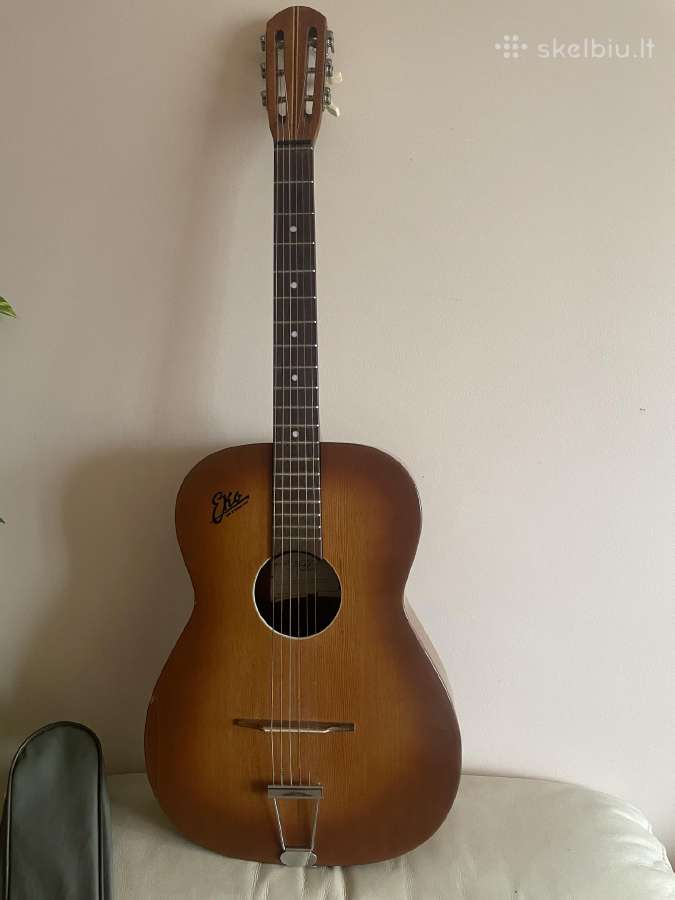 Eko, Framus, Gitaros deklas. Roland Dac 15x. Mono