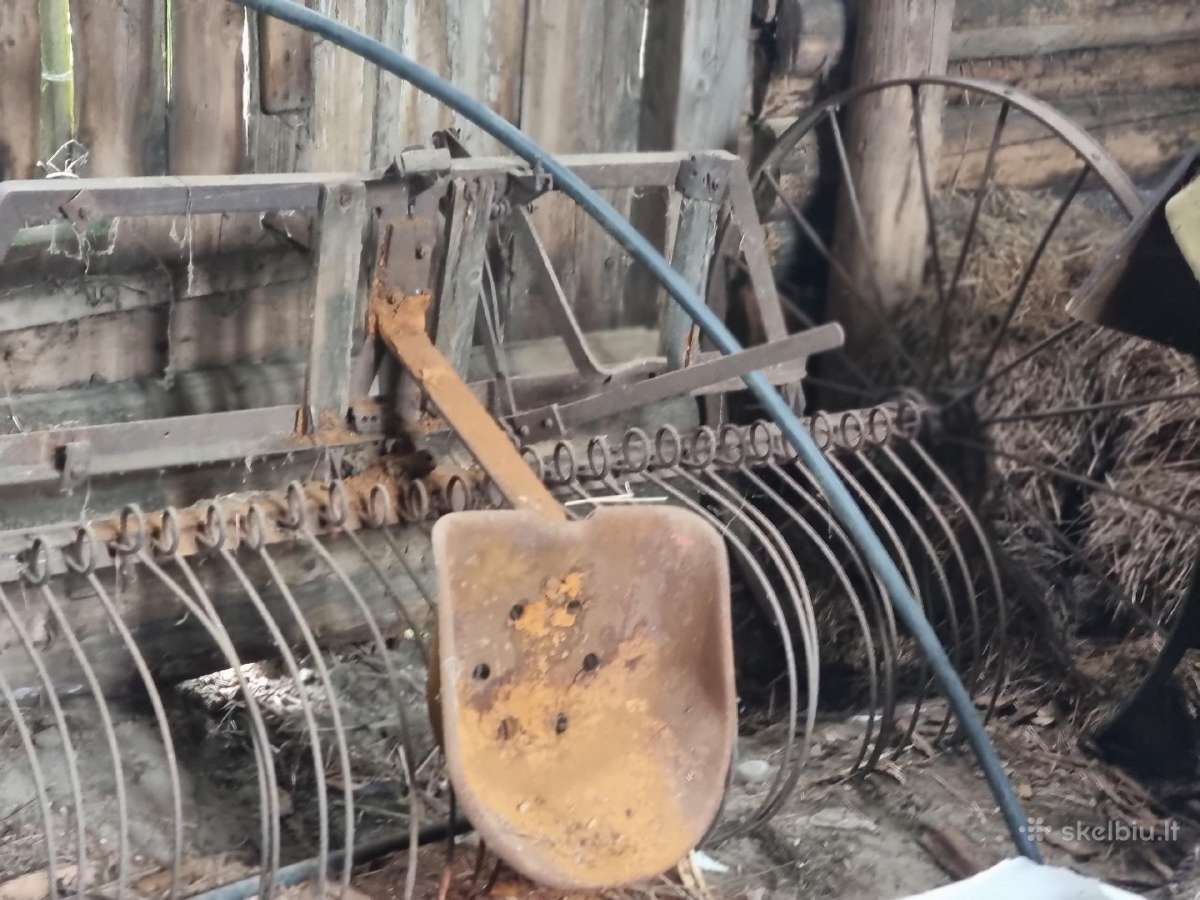 Parduodokaimiškus rakandus.šieno grėbimo rengin
