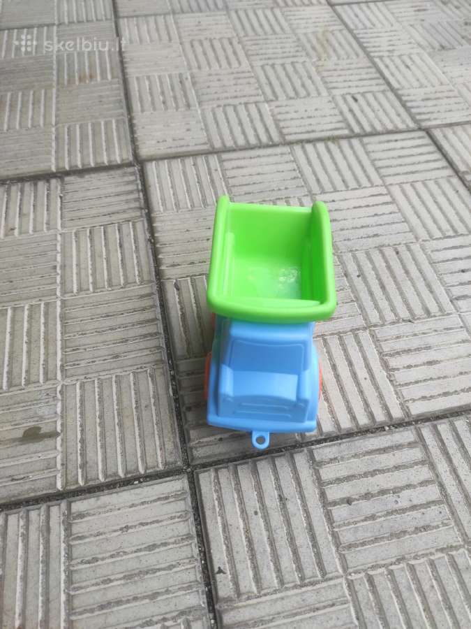 Plastikinė mašinėlė