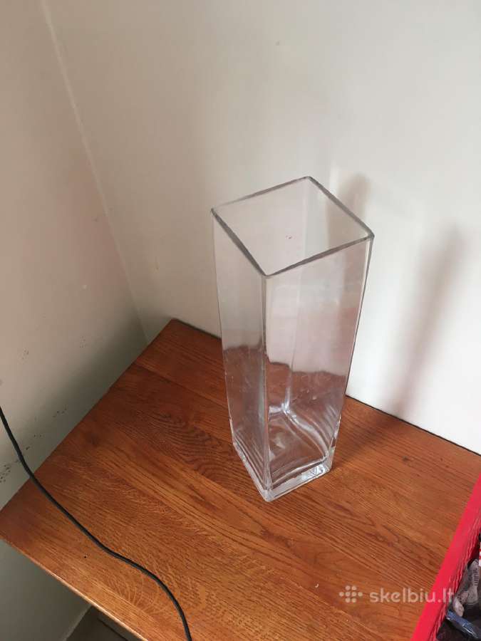 Vaza Stiklinė stačiakampė aukšta 2008 m.