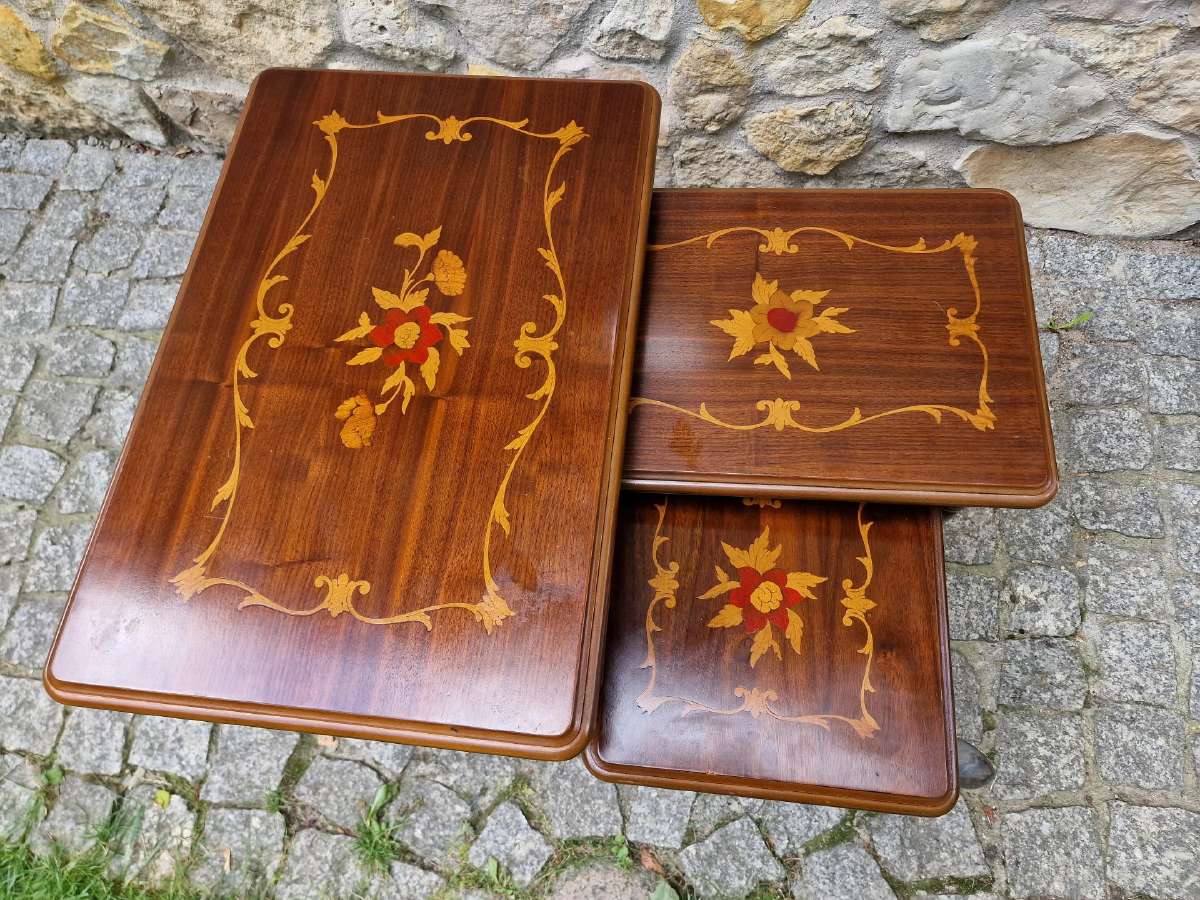 Vintažiniai mid century raudonmedžio staliukai - nuotraukos Nr. 20