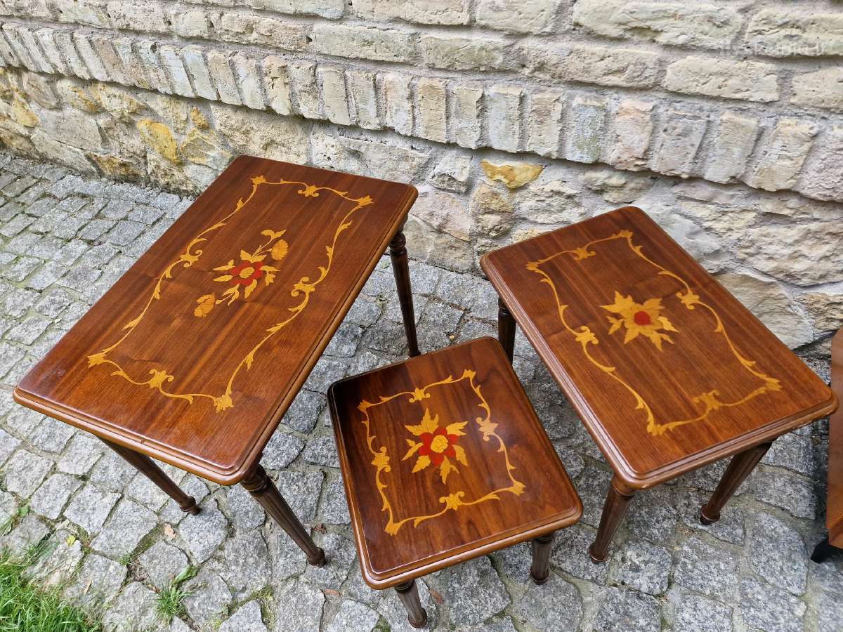 Vintažiniai mid century raudonmedžio staliukai - nuotraukos Nr. 21