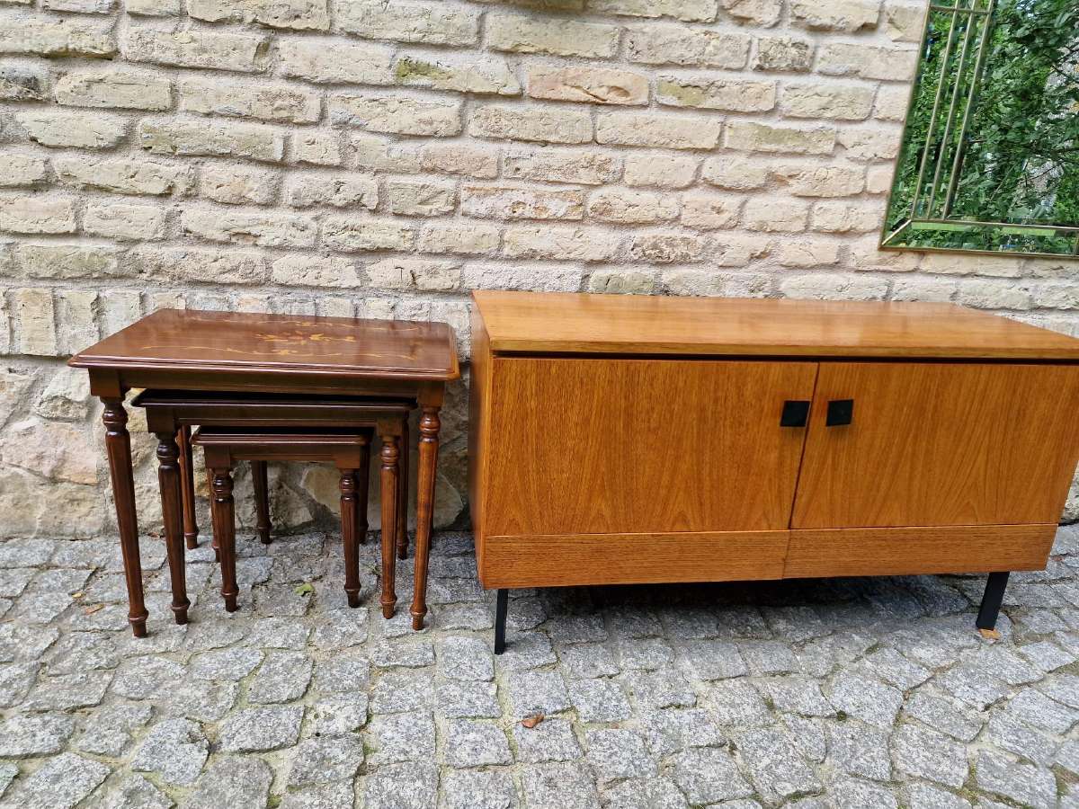 Vintažiniai mid century raudonmedžio staliukai - nuotraukos Nr. 31