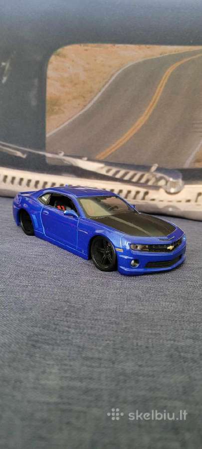 Chevrolet Camaro automodelis1:24