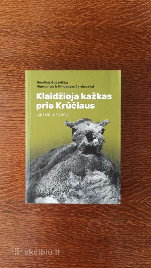Parduodu knyga"klaidžioja kažkas prie Krūčiaus"