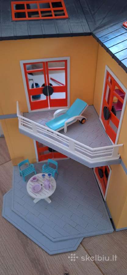 Playmobil namas ,automobilis ir valtis - nuotraukos Nr. 3