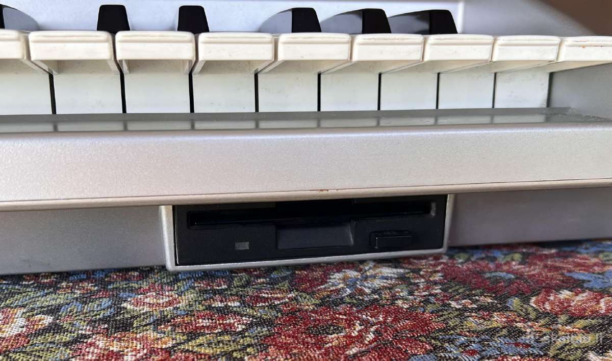Parduodu sintezatorių Korg Pa-80. Gerame stovyje - nuotraukos Nr. 4