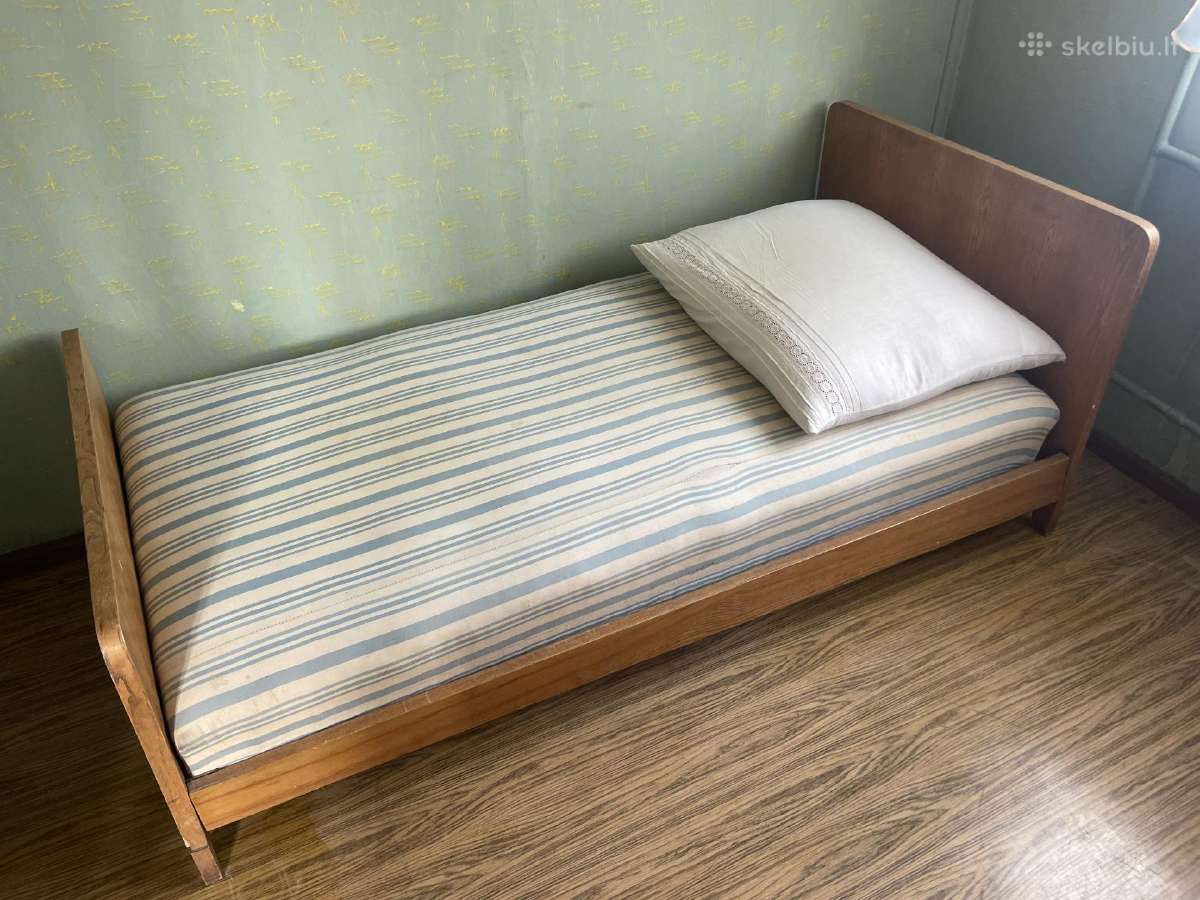 Parduodu dvi senovines labai gero stovio lovas - nuotraukos Nr. 2