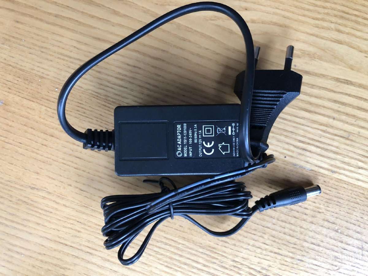 Impulsinis maitinimo šaltinis 12v 1.5a
