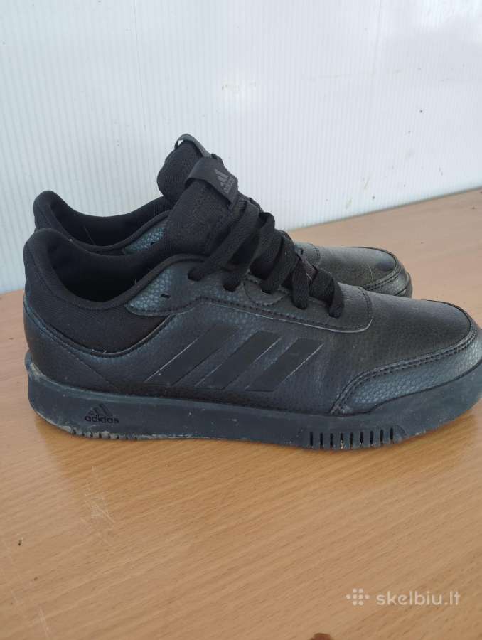 Kedai adidas
