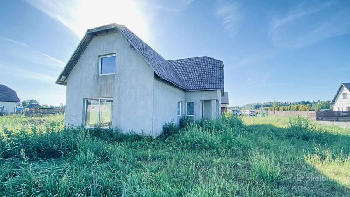 Prie Mažeikių parduodamas nebaigtos statybos namas